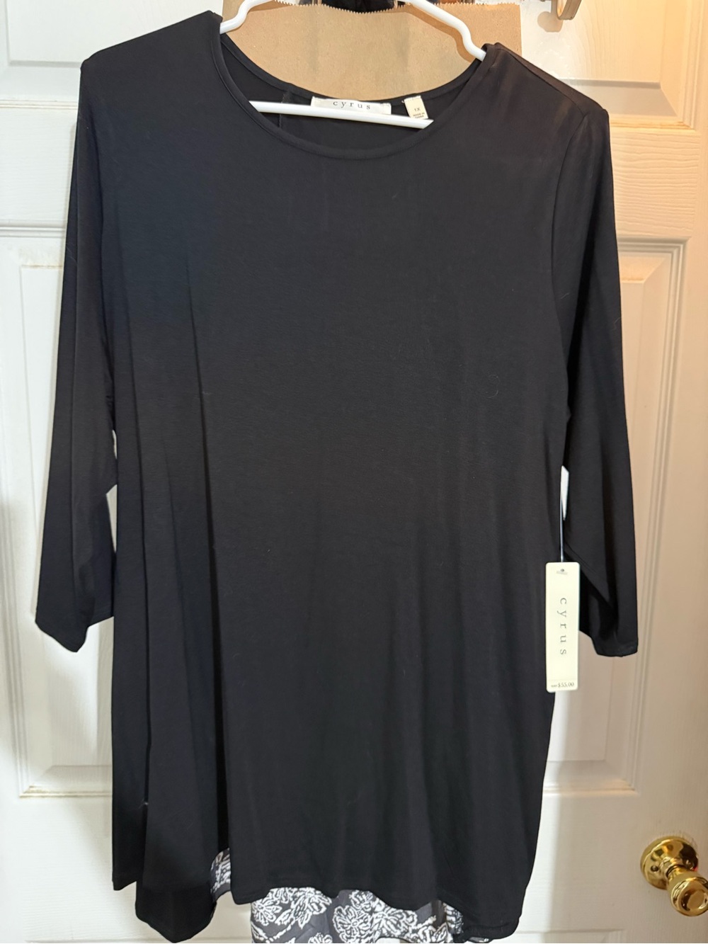 Cyrus Black 3/4 Sleeve Tunic Top
